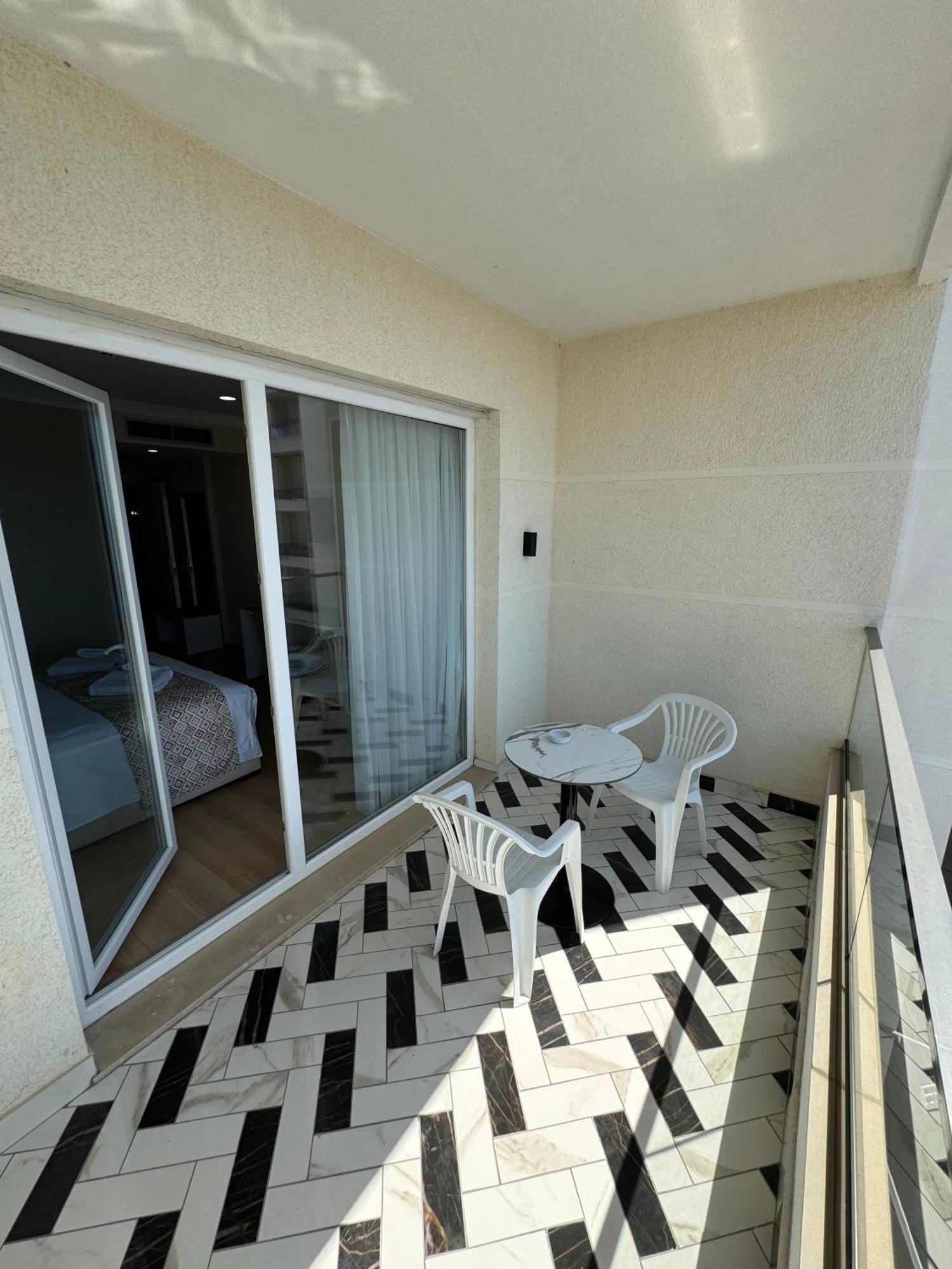 Hotel Britania Vlorë Cameră foto