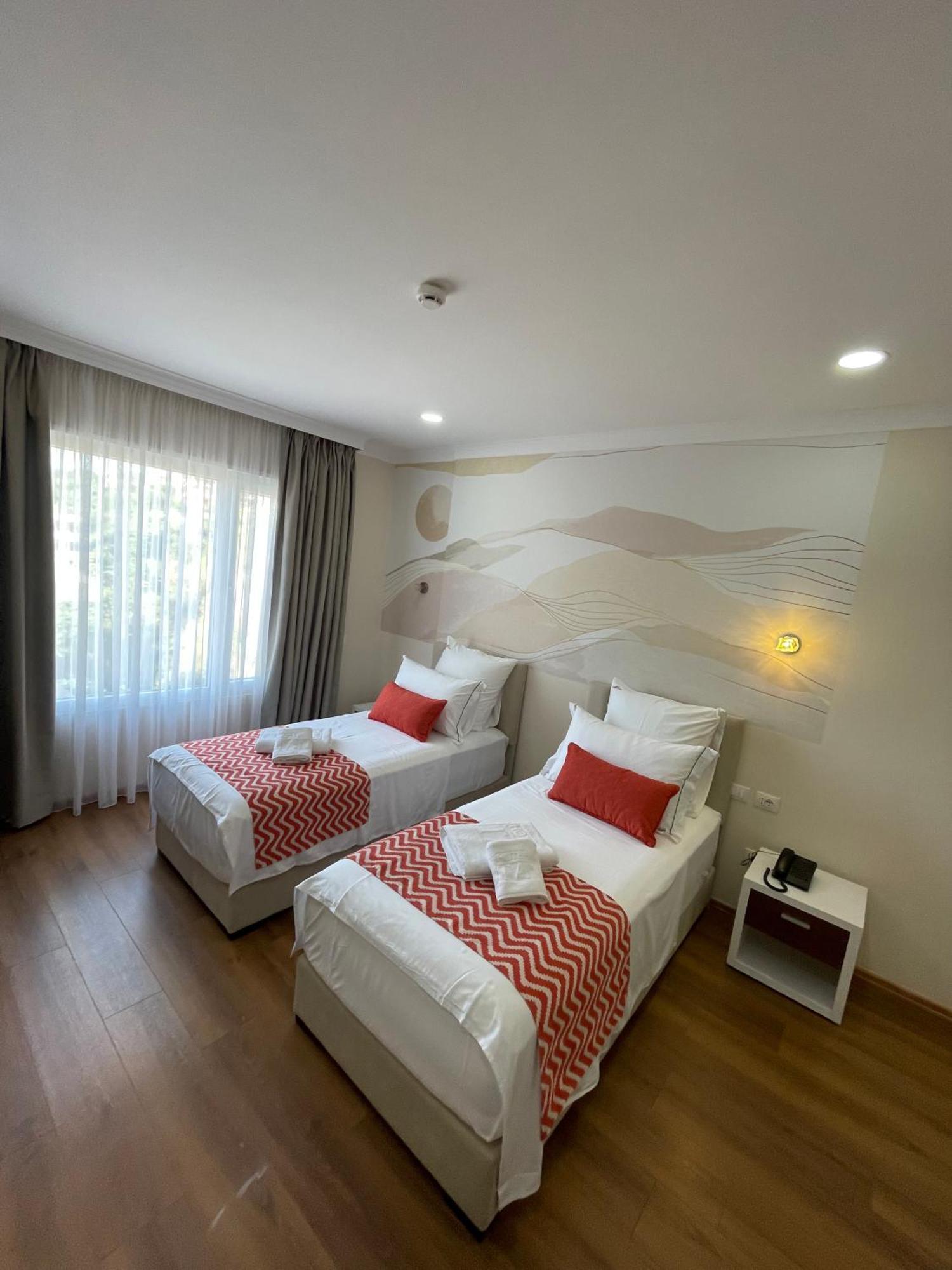 Hotel Britania Vlorë Cameră foto