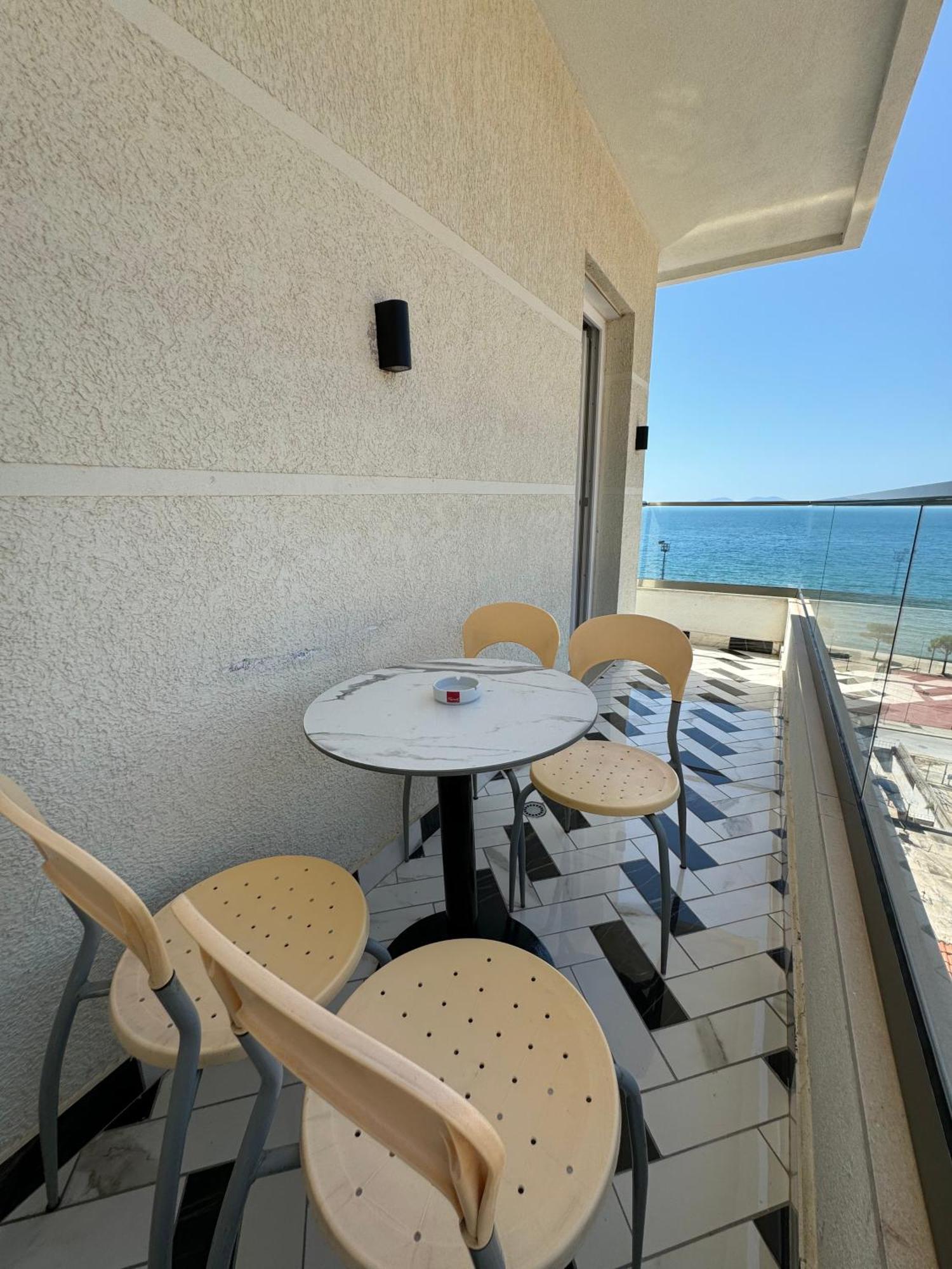 Hotel Britania Vlorë Cameră foto
