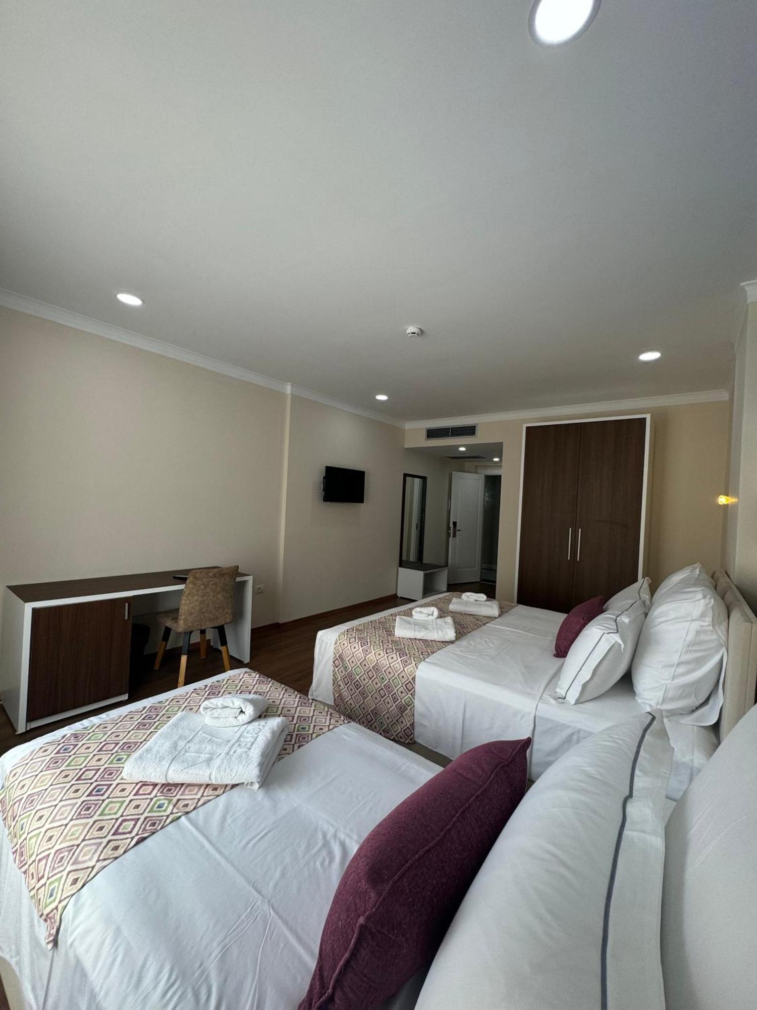 Hotel Britania Vlorë Cameră foto