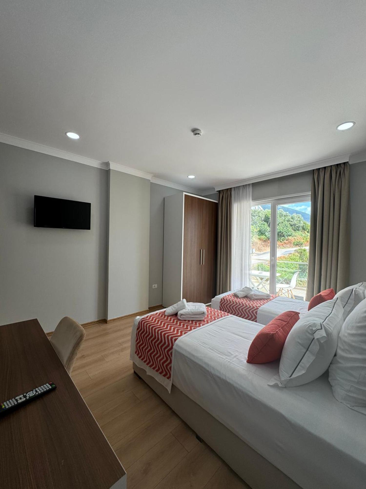 Hotel Britania Vlorë Cameră foto