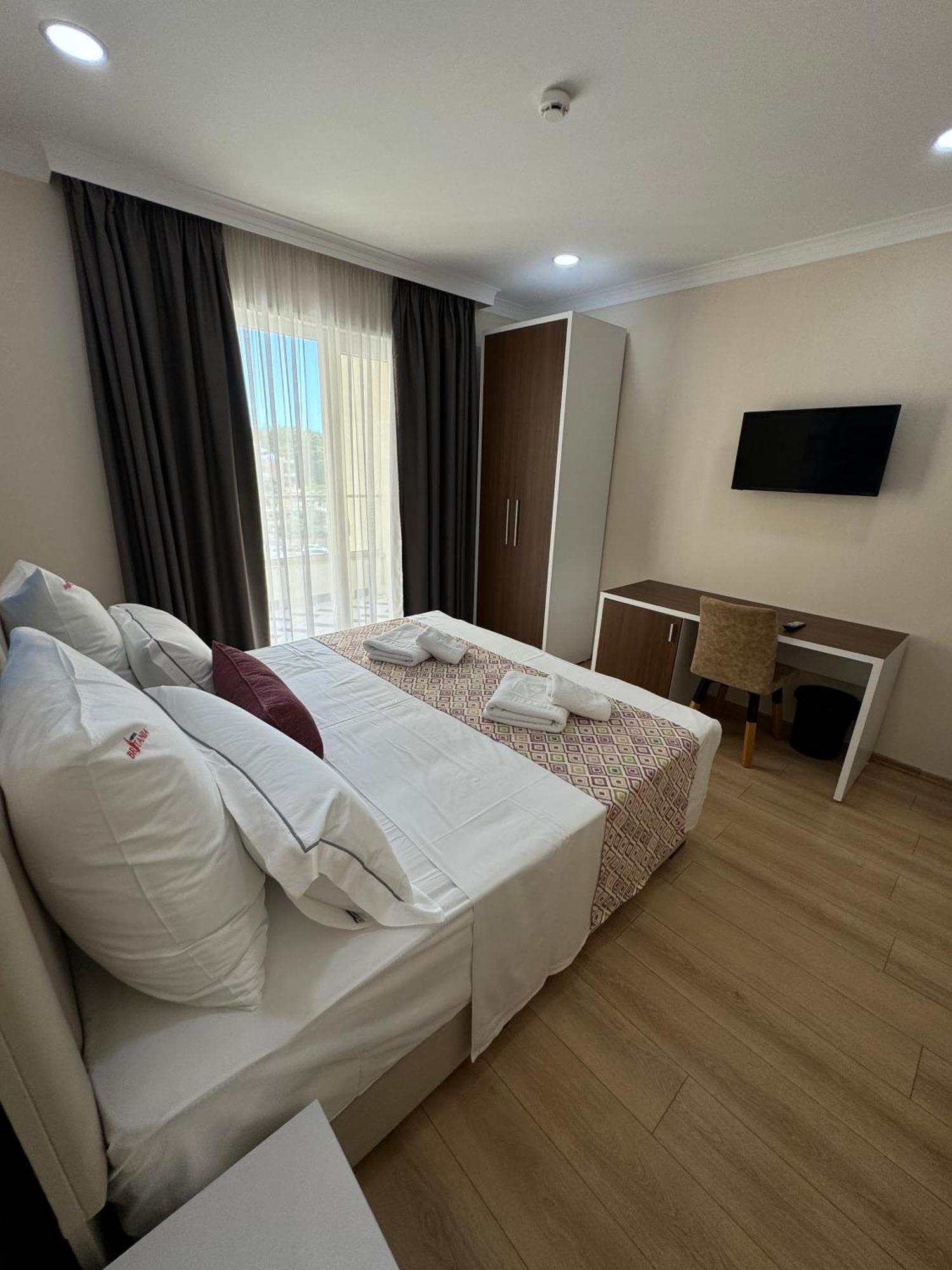 Hotel Britania Vlorë Cameră foto